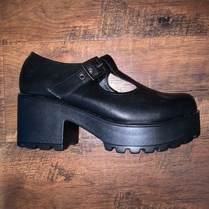 MARY JANE PLATFORM SHOES